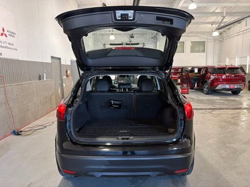 Used 2018 Nissan Rogue Sport SL AWD/4WD image 5