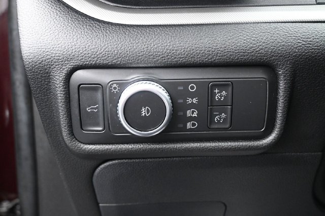 Certified 2022 Ford Explorer XLT w/ Equipment Group 202A AWD/4WD image 9
