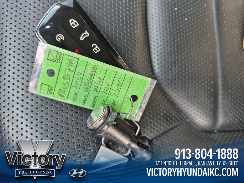 Used 2024 Volkswagen Atlas SEL AWD/4WD image 29
