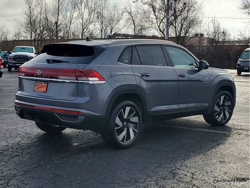 Used 2025 Volkswagen Atlas Cross Sport SE image 16