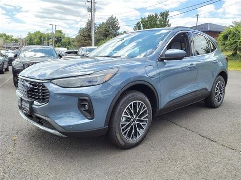New 2024 Ford Escape SE w/ PHEV Premium Package image 2