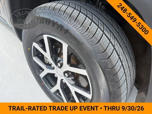 Used 2023 Jeep Grand Cherokee L Limited AWD/4WD image 6