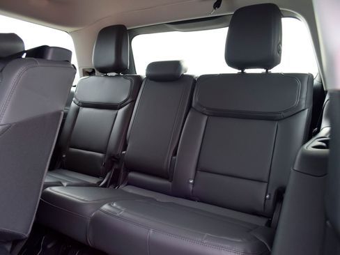 New 2026 Ford Expedition Active RWD image 21