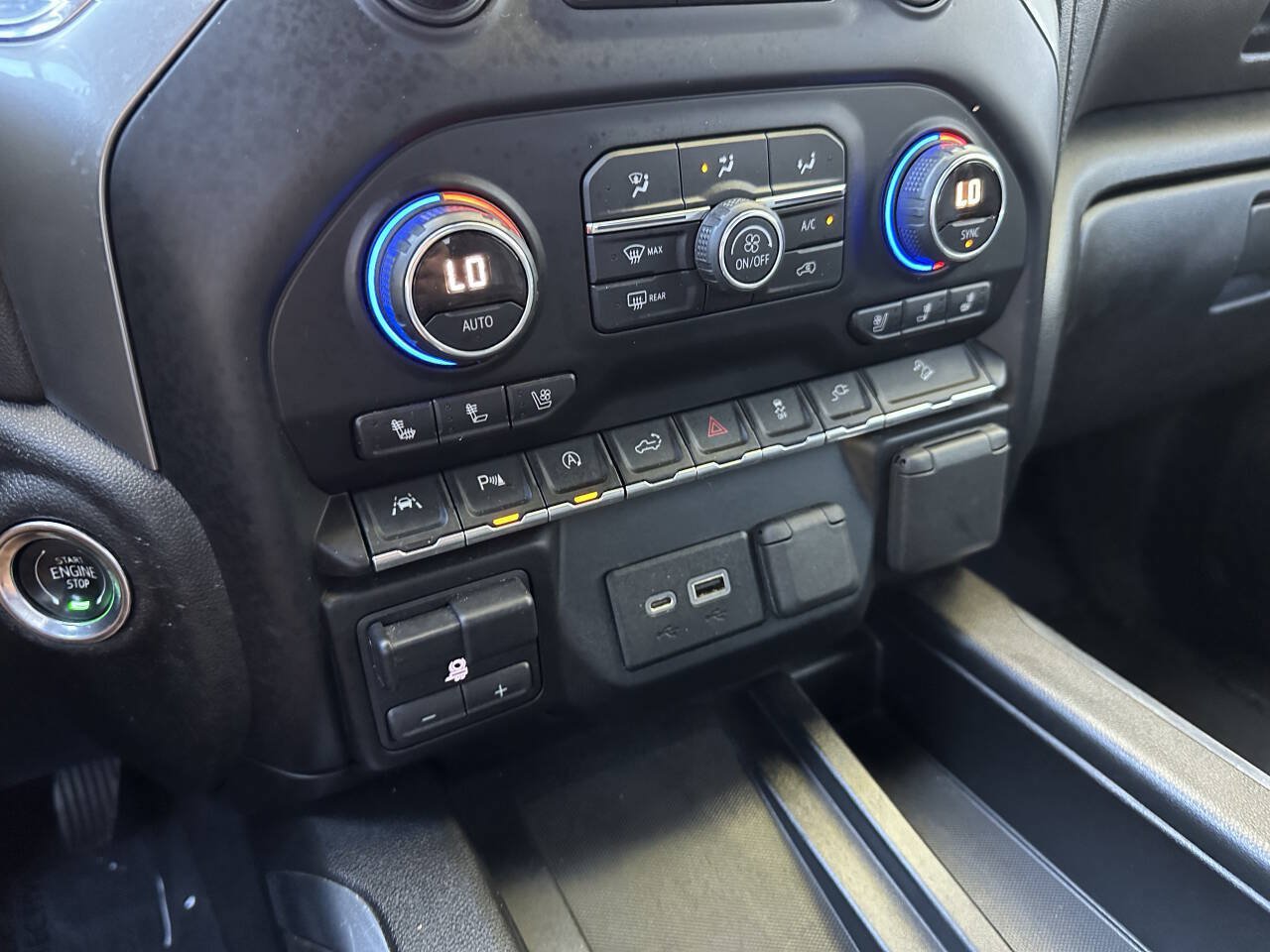 Used 2019 Chevrolet Silverado 1500 LTZ w/ LTZ Premium Package AWD/4WD image 19