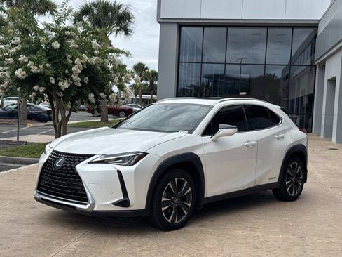 Used 2022 Lexus UX 250h w/ Accessory Package (Z2) AWD/4WD image 7