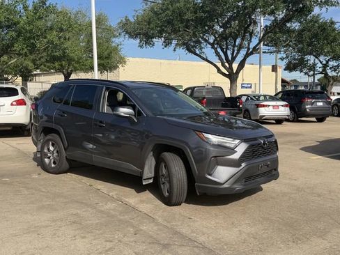Used 2024 Toyota RAV4 XLE image 3