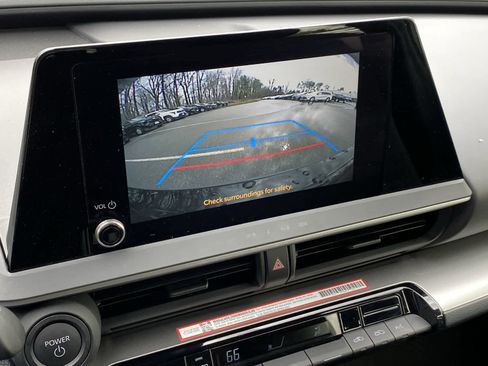 Used 2025 Toyota Prius LE image 27