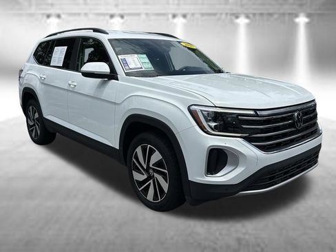 Used 2025 Volkswagen Atlas SE FWD image 3