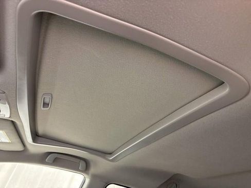 Used 2013 Toyota Sienna XLE image 11