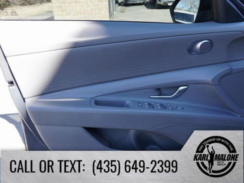 Used 2024 Hyundai Elantra SEL image 11
