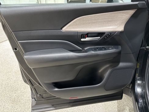 Certified 2024 Toyota Grand Highlander AWD image 13