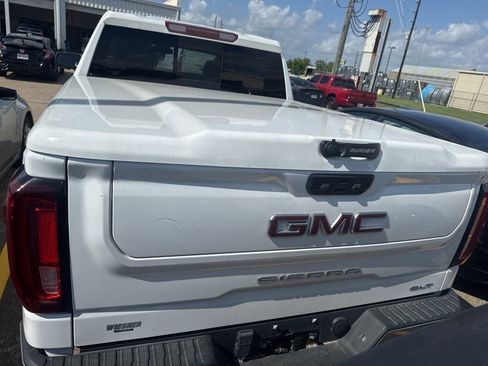 Used 2022 GMC Sierra 1500 SLT w/ SLT Premium Plus Package image 4