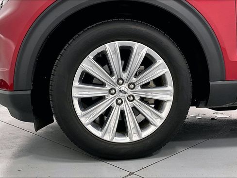 Used 2022 Ford Explorer Limited w/ Equipment Group 301A RWD image 10
