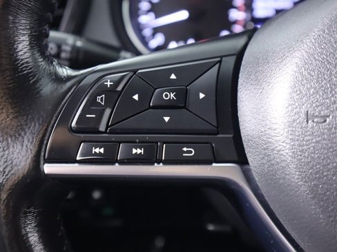 Used 2020 Nissan Rogue SV w/ Premium Package FWD image 14