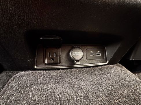 Used 2023 Nissan Armada Platinum w/ Captain's Chairs Package RWD image 24