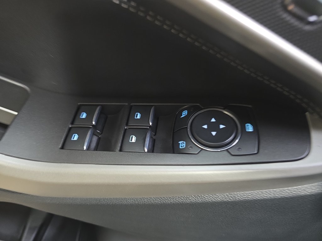 Used 2023 Ford Explorer XLT w/ Equipment Group 202A AWD/4WD image 29
