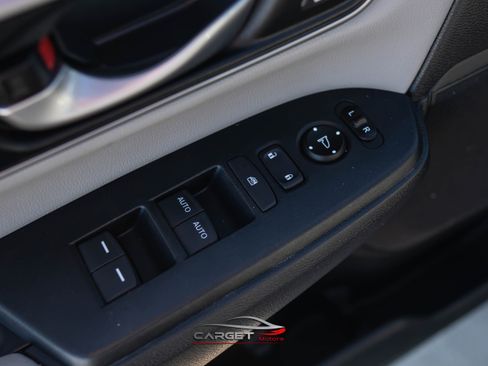 Used 2017 Honda CR-V Touring image 39