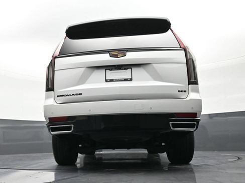 Used 2022 Cadillac Escalade Premium Luxury AWD/4WD image 23