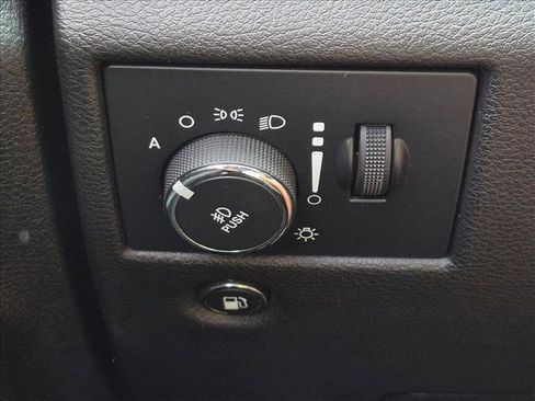 Used 2014 Jeep Grand Cherokee Limited w/ Luxury Group II RWD image 11