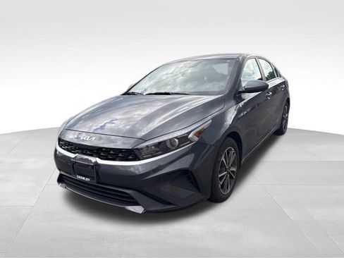 Certified 2023 Kia Forte LXS FWD image 1