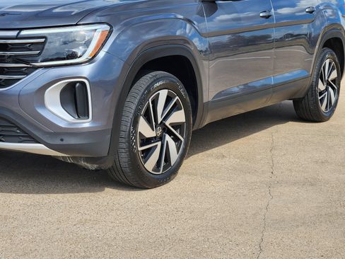 Used 2025 Volkswagen Atlas SE FWD image 12