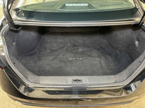 Used 2024 Nissan Sentra SV FWD image 18