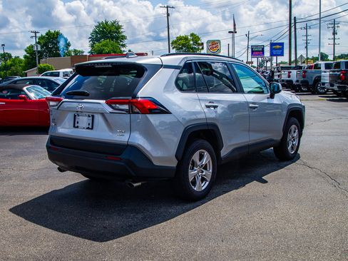 Used 2025 Toyota RAV4 XLE AWD/4WD image 7