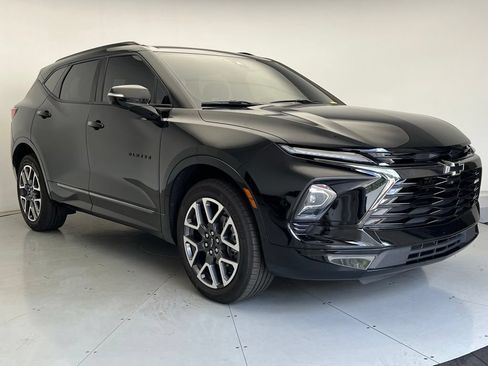 Used 2024 Chevrolet Blazer RS w/ Driver Confidence II Package AWD/4WD image 2