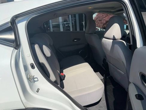 Used 2018 Honda HR-V EX image 13