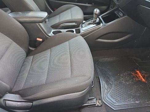 Used 2017 Kia Forte LX image 22