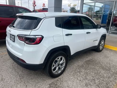 Used 2025 Jeep Compass Sport AWD/4WD image 32