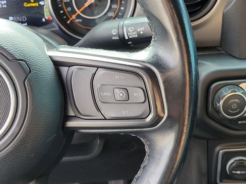 Used 2021 Jeep Gladiator Sport image 25