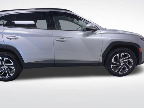 Used 2025 Hyundai Tucson Limited AWD/4WD image 9