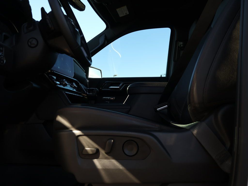 Used 2023 GMC Sierra 1500 AT4 w/ AT4 Premium Package AWD/4WD image 39