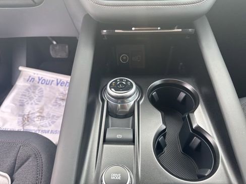 Used 2025 Ford Explorer Active image 13