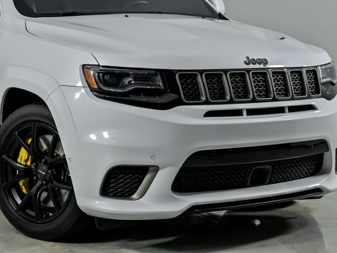 Used 2021 Jeep Grand Cherokee Trackhawk image 3