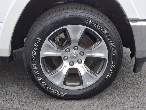 Used 2022 RAM 1500 Laramie AWD/4WD image 11