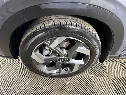 Certified 2023 Hyundai Venue Limited image 18