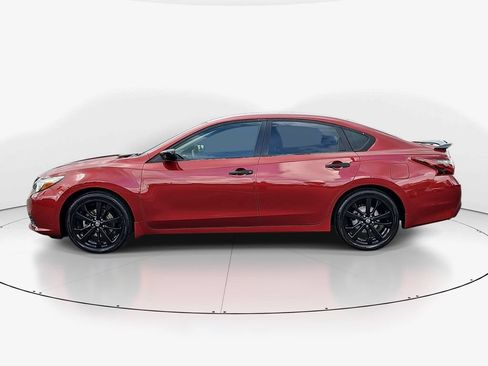 Used 2017 Nissan Altima 2.5 SR w/ Midnight Edition Package FWD image 10