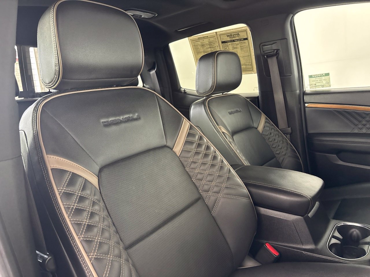Used 2023 GMC Canyon Denali AWD/4WD image 32