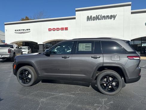 New 2025 Jeep Grand Cherokee Altitude image 6