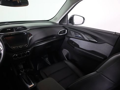 Used 2022 Chevrolet TrailBlazer LT w/ Sun and Liftgate Package image 37