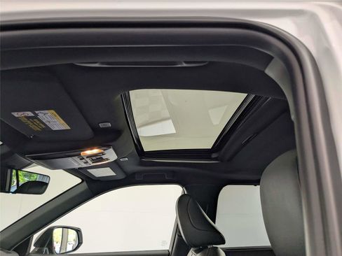 Used 2025 Toyota Highlander XSE image 16