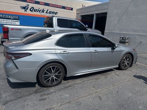 Used 2024 Toyota Camry SE w/ Audio Upgrade Package FWD image 2