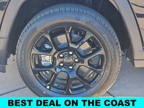 New 2026 Jeep Compass Latitude image 35