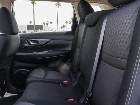 Used 2017 Nissan Rogue SV FWD image 25