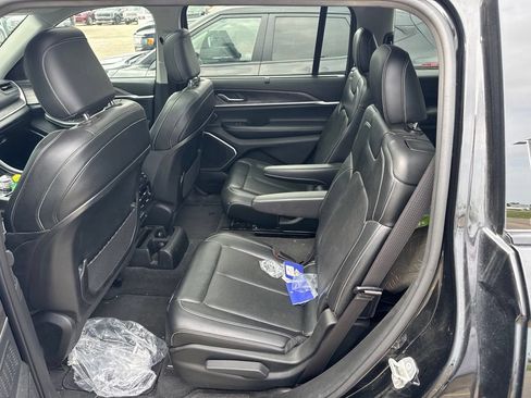 Used 2021 Jeep Grand Cherokee L Limited w/ Luxury Tech Group II AWD/4WD image 11