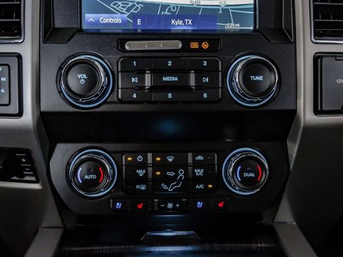 Used 2021 Ford F250 Lariat w/ Lariat Value Package image 27