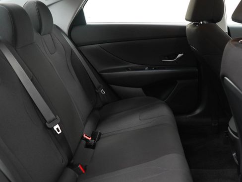 Used 2024 Hyundai Elantra SE FWD image 12