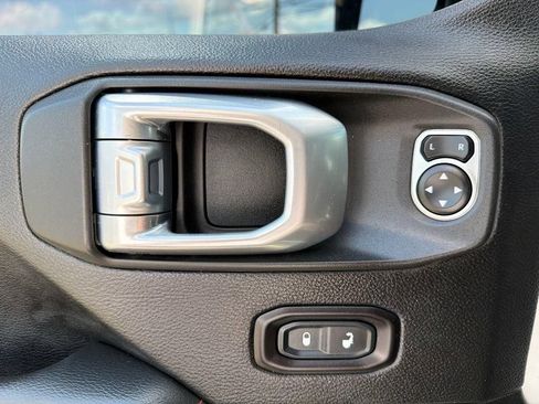 Used 2020 Jeep Gladiator Rubicon AWD/4WD image 27